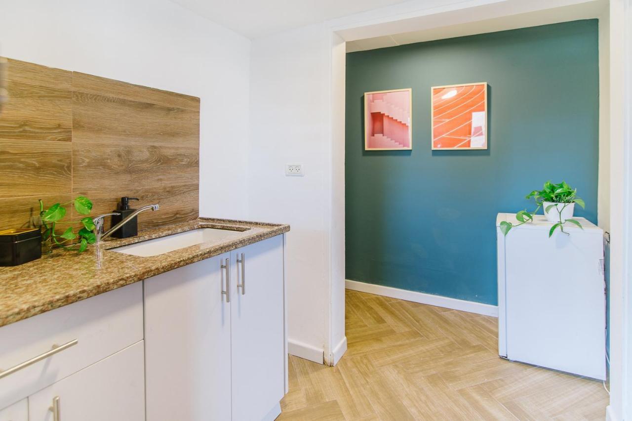 Beta Studios Aparthotel Tel Aviv Bagian luar foto